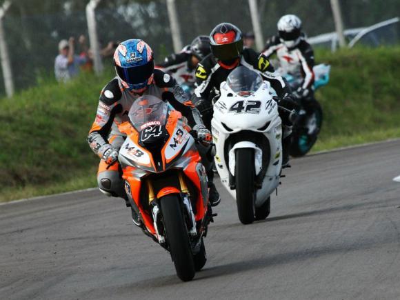 Moto 1000 GP: Perluigi vence a GP 1000 em Interlagos - Motonline