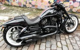 Harley-Davidson V-Rod surpreende com suspenso a ar