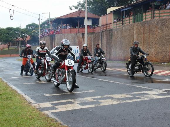 Franca tem corrida de motos e carros antigos - moto.com.br