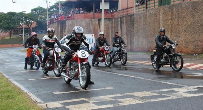 Franca tem corrida de motos e carros antigos - moto.com.br