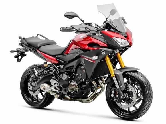 Yamaha Motor do Brasil - Na categoria Crossover foi a vez da MT-09 Tracer  conquistar o prêmio Moto de Ouro. A nova MT-09 Tracer mescla os elementos  característicos de modelos esportivos, street