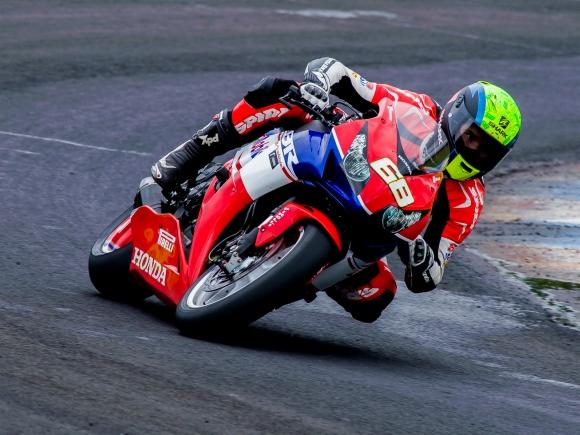 Faustino vence a corrida em Cascavel e consegue assegurar título da  SuperBike