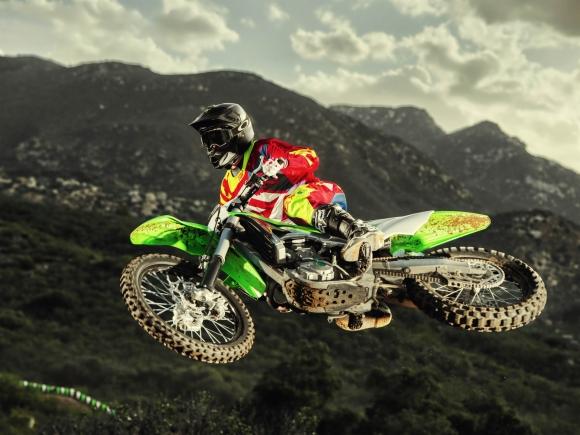 KLX 140G, uma moto para se divertir nas trilhas e nas pistas – BRMX