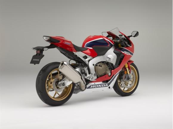 Honda CBR 1000RR-R SP traz tecnologia das pistas para as ruas