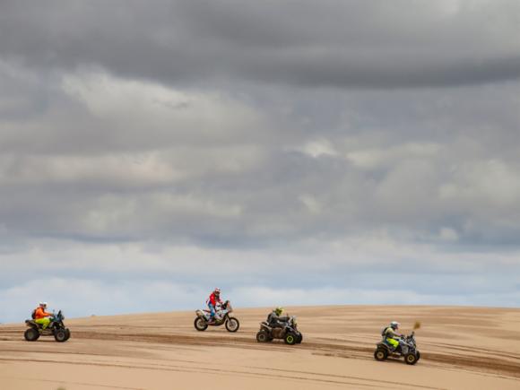 Motos e quadriciclos no roteiro do Rally Dakar 2017