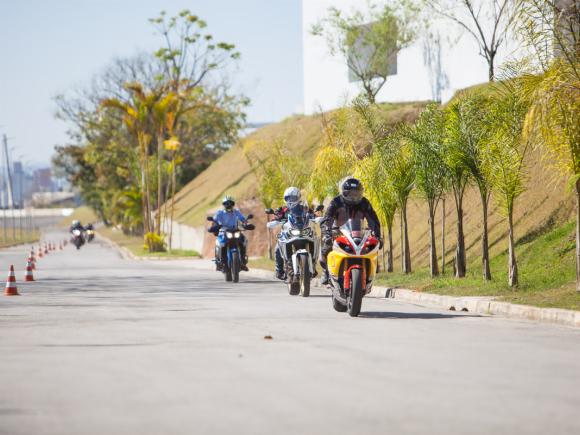 Teste da pista de test ride do Salo Duas Rodas 2017