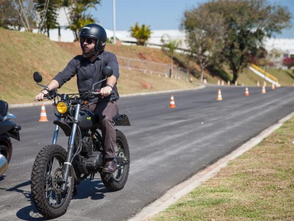 Teste da pista de test ride do Salo Duas Rodas 2017