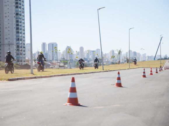 Teste da pista de test ride do Salo Duas Rodas 2017