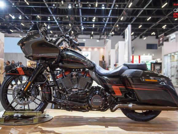 Harley-Davidson com a linha 2018 das motos Touring e Softail