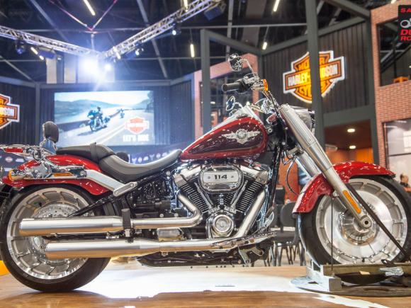 Harley-Davidson com a linha 2018 das motos Touring e Softail