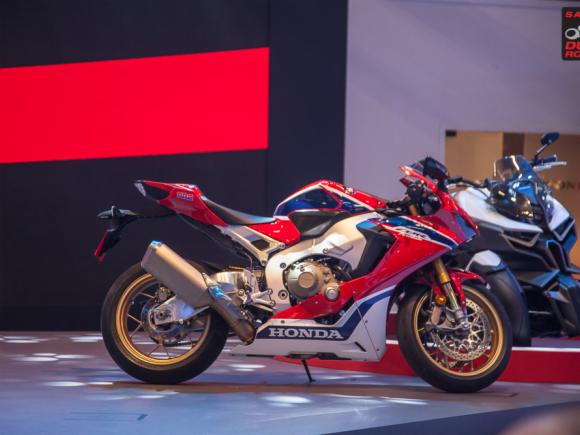 Honda CBR 1000 RR Fireblade verso HRC