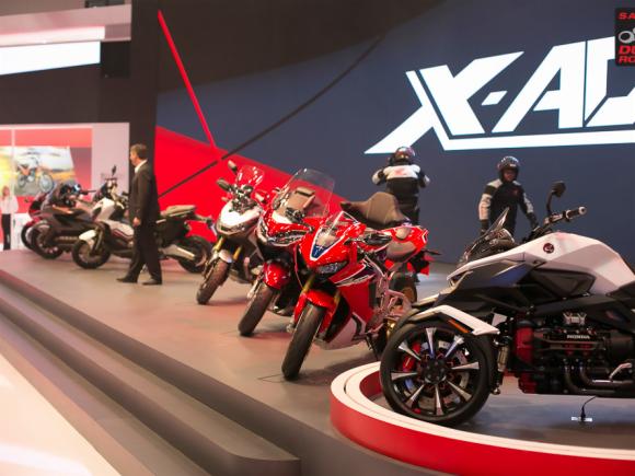 Honda apresenta novas motos no Salo Duas Rodas