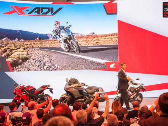 Honda apresenta novas motos no Salo Duas Rodas