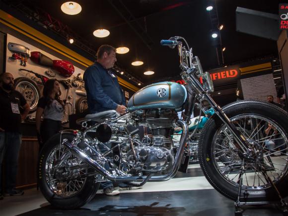 Royal Enfield apresenta as motos Classic da srie Redditch