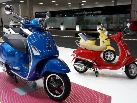 Vespa e Piaggio com novidades no seu estande no Salo Duas Rodas