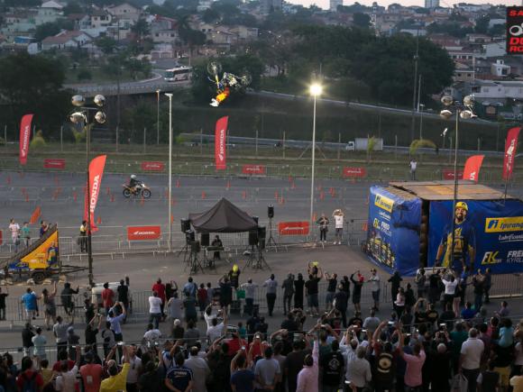 Show de FMX com Fred Kyrillos no Salo Duas Rodas 2017