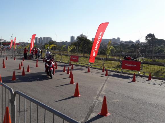 Test ride com motos Honda no Salo Duas Rodas