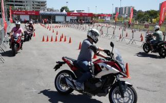 Honda SH 300i foi destaque no test ride no Salo Duas Rodas