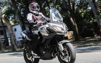 Kawasaki Versys 650  excelente para viagens e esperta no dia a dia