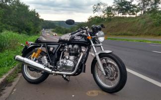 Aventura de 1400 km com uma Royal Enfield Continental GT