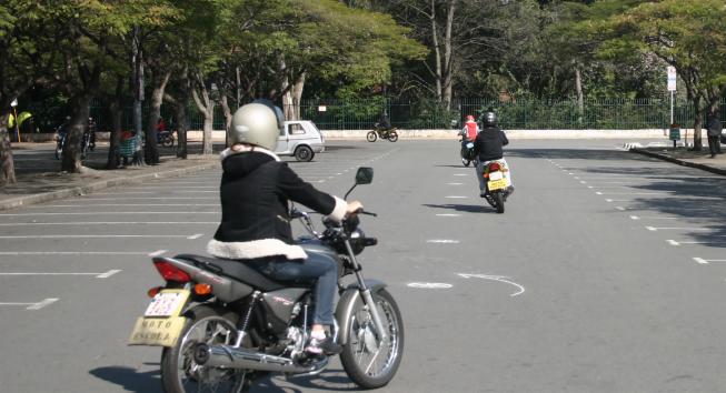 O que saber antes de tirar a carta de moto