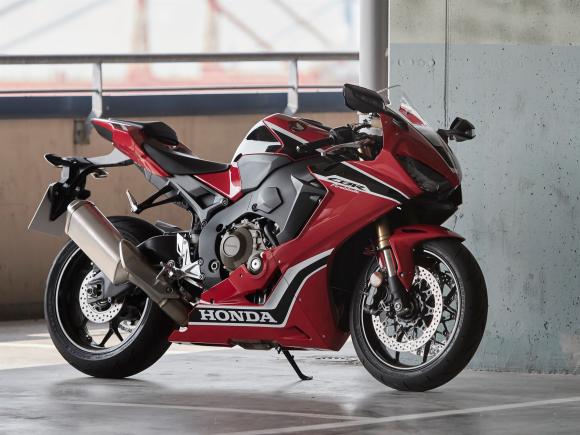 Nova Honda CBR 1000RR-R chega ao País mais potente e esportiva