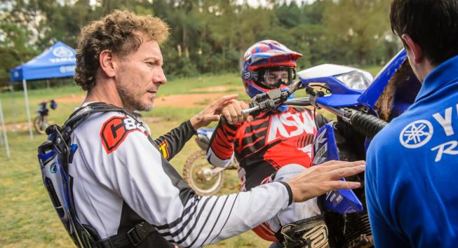 Yamaha lança curso de pilotagem off-road com Jorge Negretti