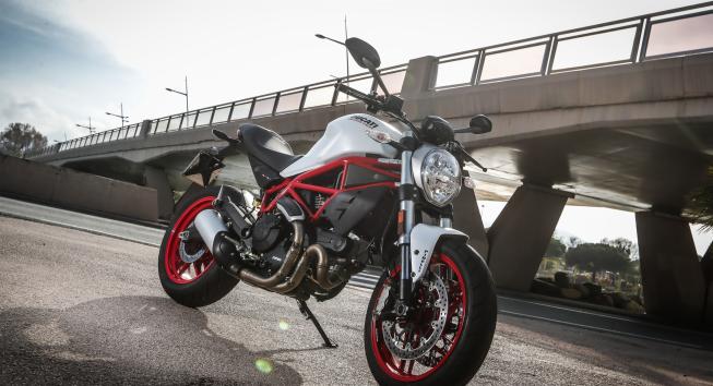 Ducati Monster completa 25 anos de sucesso