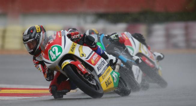 Diogo Moreira estreia com bons resultados na Moto4