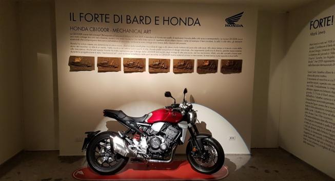 Honda e Kawasaki na Semana de Design em Milão