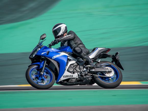 Com poucas mudanças, Yamaha R3 vai para a pista - moto.com.br