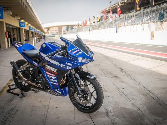 Com poucas mudanças, Yamaha R3 vai para a pista - moto.com.br