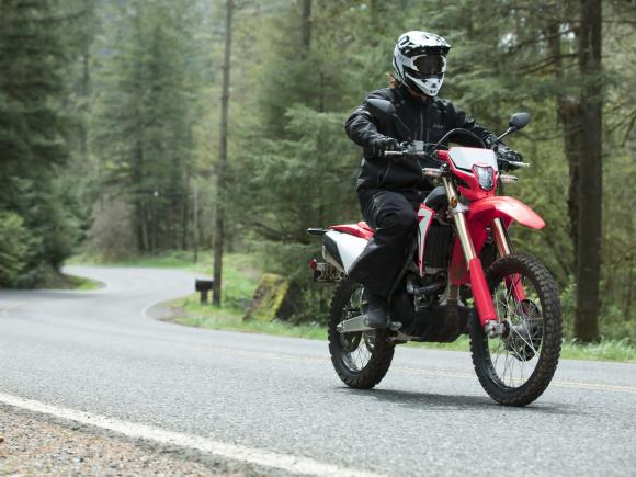 Nova Honda CRF 450L é moto de trilha para rodar na rua - moto.com.br