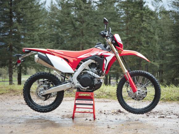 Nova Honda CRF 450L é moto de trilha para rodar na rua - moto.com.br