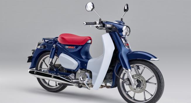 Unindo visual retrô e tecnologia, Honda Super Cub 125 chega à Europa