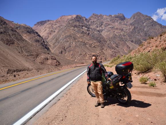 Viajante gaúcho atravessa de moto a América do Sul durante dez