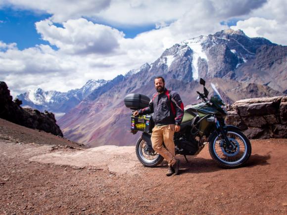 Viajante gaúcho atravessa de moto a América do Sul durante dez