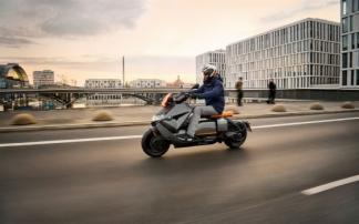 Nova scooter eltrica BMW CE 04  apresentada