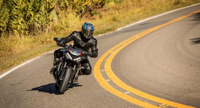 Ride, Acelerei uma Street Triple, Primeira Pessoa