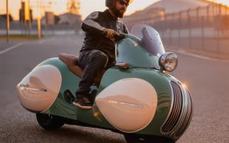 Empresa americana cria kit retrô exclusivo para scooter da BMW