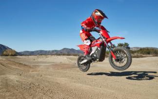 Honda lana CRF-E2 eltrica, mas com um pequeno detalhe!