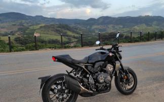 A nova CB 1000R s recebeu elogios!