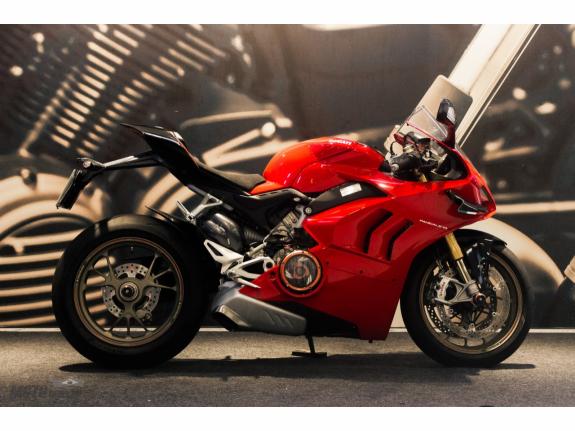  Ducati V4 S 