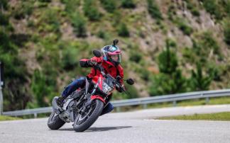 Test Ride com a Honda CB 300F - Nova Twister