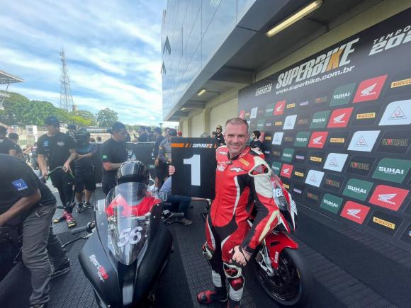 Honda Racing larga na primeira fila da corrida da SuperBike