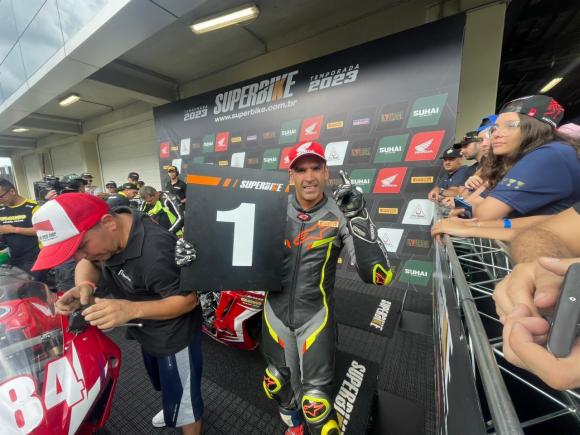 Vitória de ponta a ponta de Gandola na abertura da GP 1000 - Moto 1000 GP