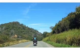 Mototurismo cresce em Minas Gerais com a rota Circuito das Grutas