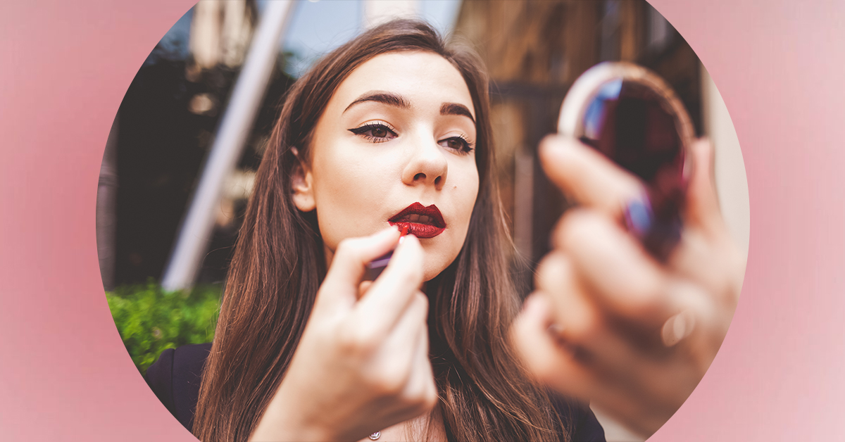 Laser away article image for 5 Makeup Essentials to Bring on a Date