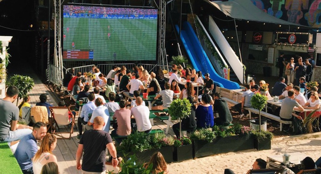 Coupe du monde au Enchanted Garden