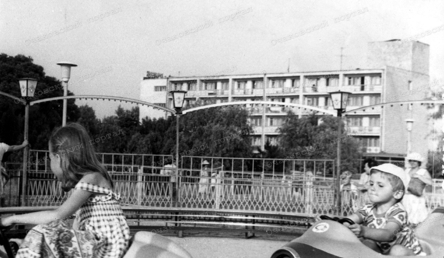 Курорт Очаков. Карусели
